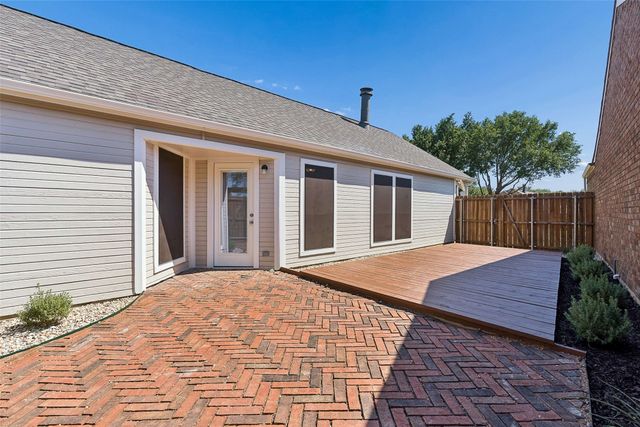213 Teakwood Lane, Lewisville, TX 75067