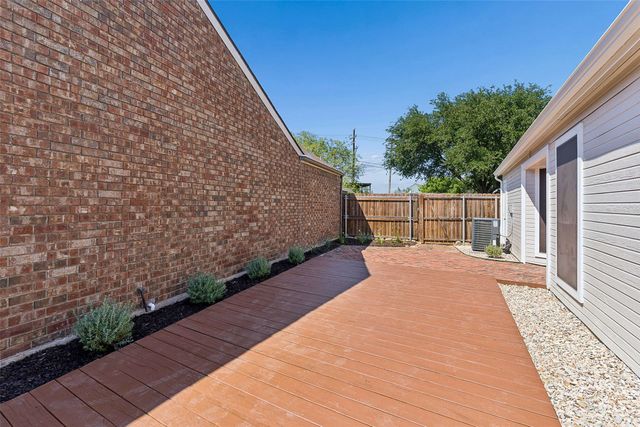 213 Teakwood Lane, Lewisville, TX 75067