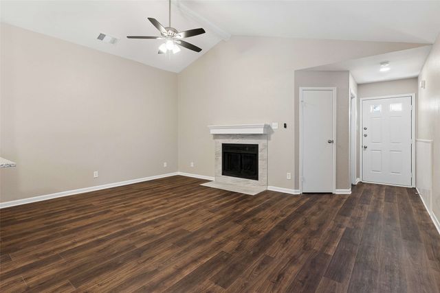 213 Teakwood Lane, Lewisville, TX 75067