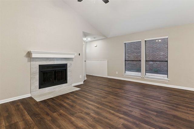 213 Teakwood Lane, Lewisville, TX 75067