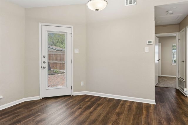 213 Teakwood Lane, Lewisville, TX 75067