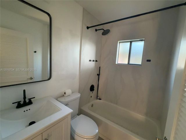 1533 Gabriel St, Hollywood, FL 33020