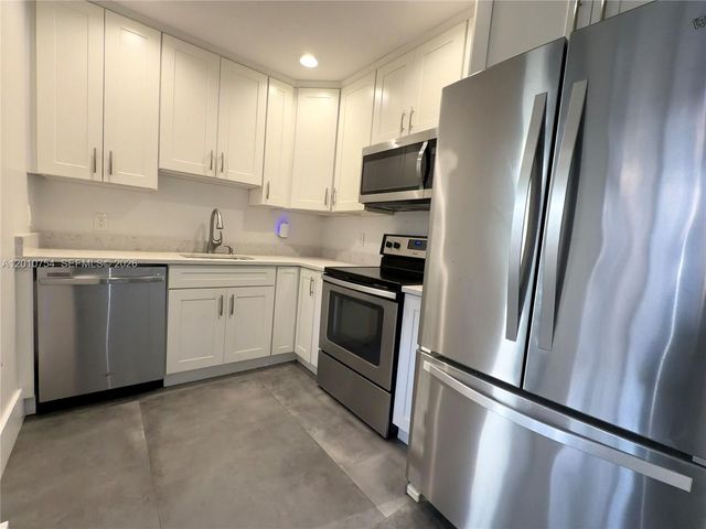 1533 Gabriel St, Hollywood, FL 33020