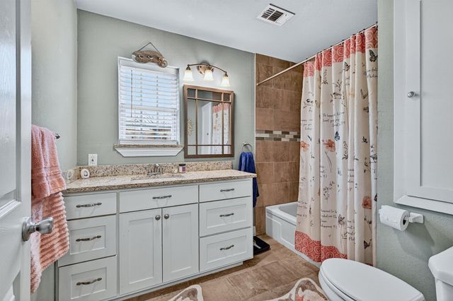 126 Pawnee Trail, Lake Kiowa, TX 76240