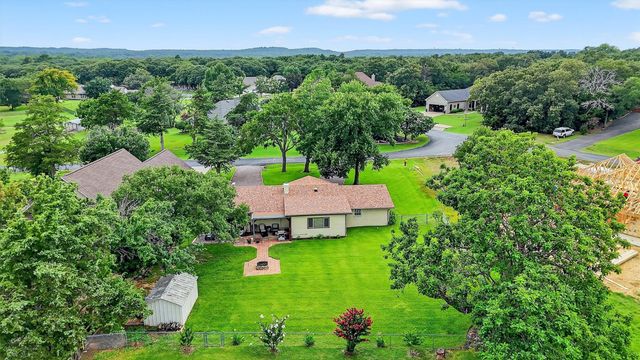 126 Pawnee Trail, Lake Kiowa, TX 76240