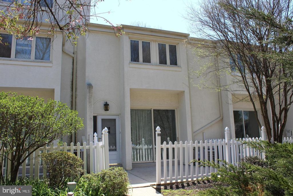 111 MONTROSE AVE, Bryn Mawr, PA 19010