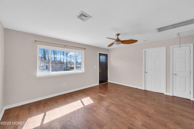 3118 Glasgow Avenue, Toms River, NJ 08753