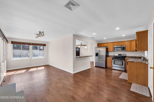 3118 Glasgow Avenue, Toms River, NJ 08753