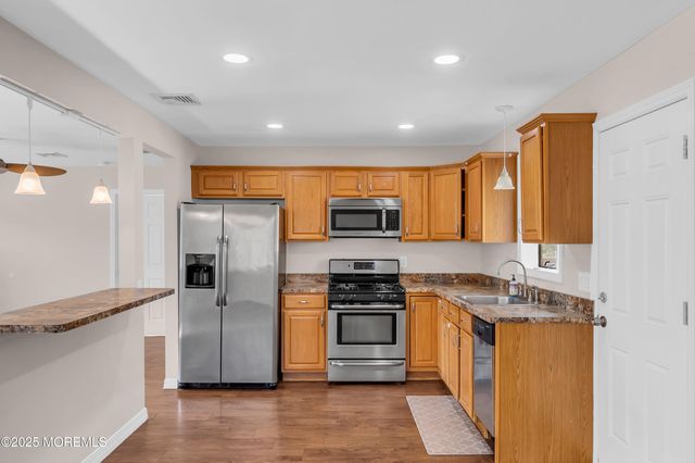 3118 Glasgow Avenue, Toms River, NJ 08753