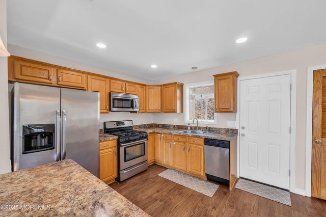 3118 Glasgow Avenue, Toms River, NJ 08753