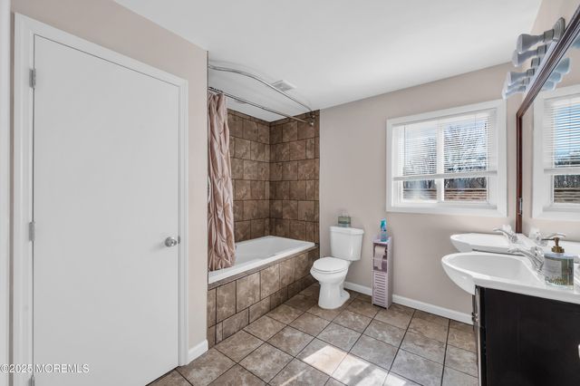 3118 Glasgow Avenue, Toms River, NJ 08753