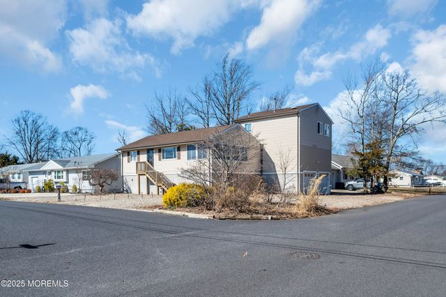 3118 Glasgow Avenue, Toms River, NJ 08753