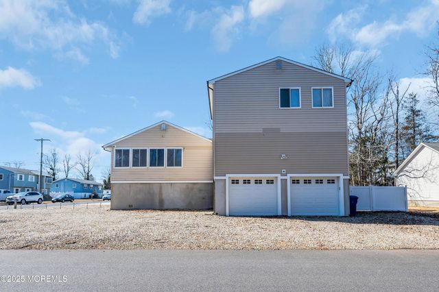 3118 Glasgow Avenue, Toms River, NJ 08753