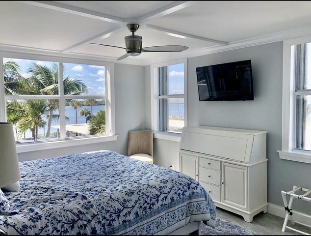 2860 S Ocean Boulevard 301, Palm Beach, FL 33480
