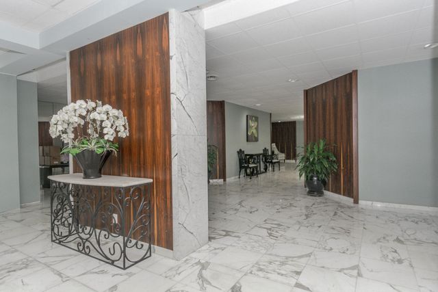 2860 S Ocean Boulevard 301, Palm Beach, FL 33480