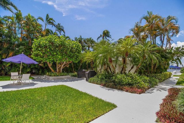 2860 S Ocean Boulevard 301, Palm Beach, FL 33480