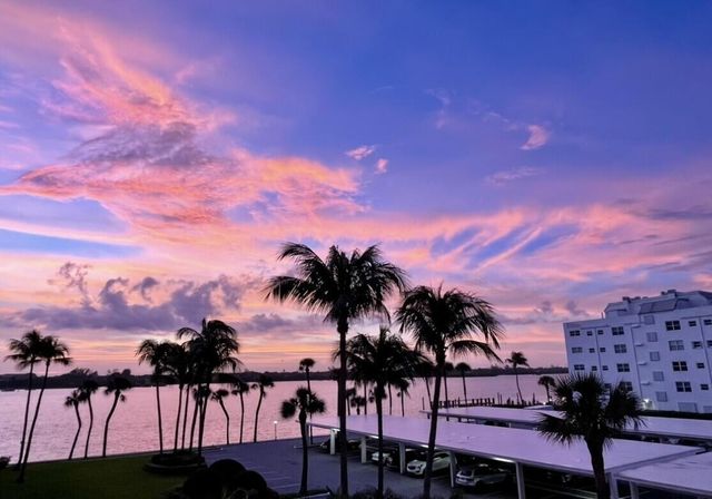 2860 S Ocean Boulevard 301, Palm Beach, FL 33480