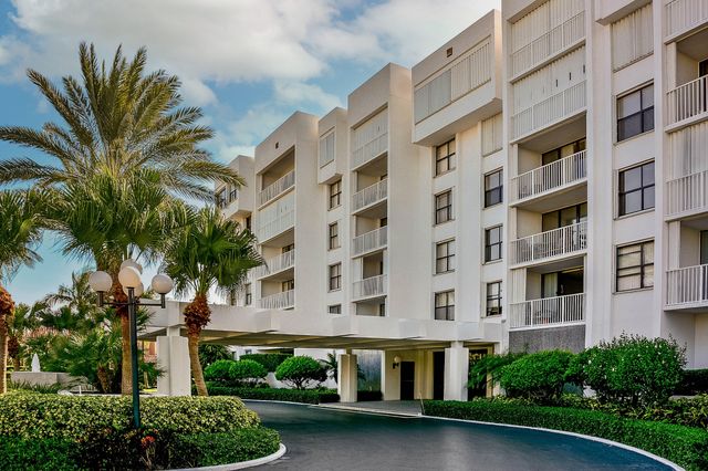 2860 S Ocean Boulevard 301, Palm Beach, FL 33480