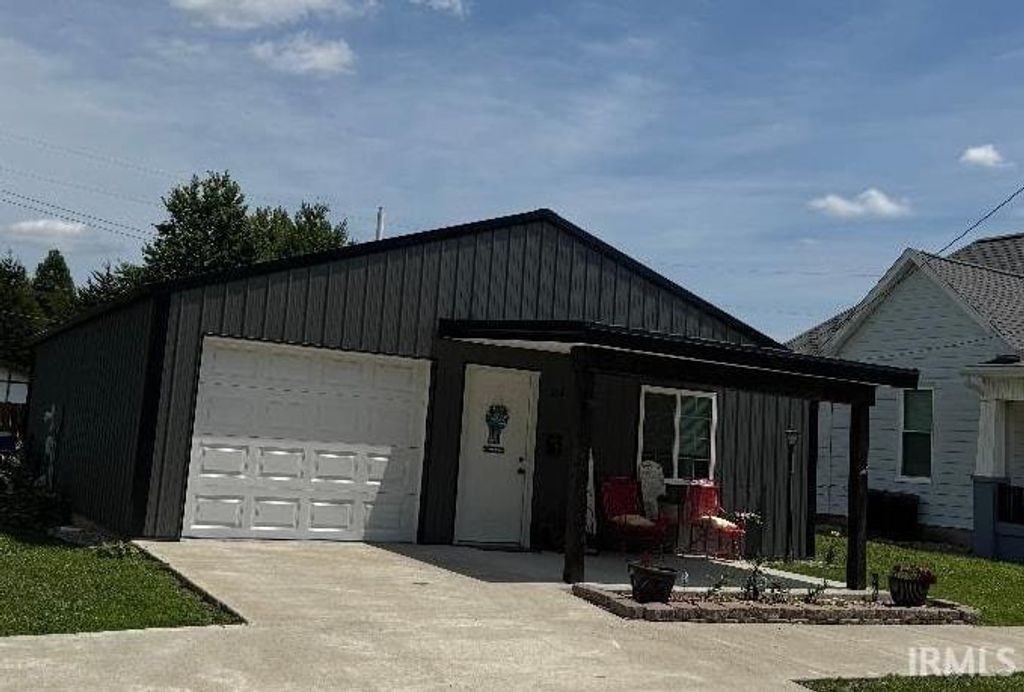 304 S RACE Street, Princeton, IN 47670