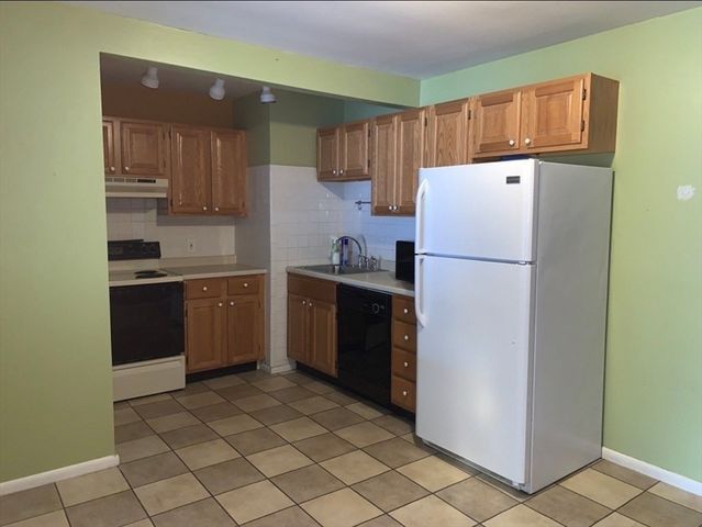 10 Linda Ln 2, Boston, MA 02125