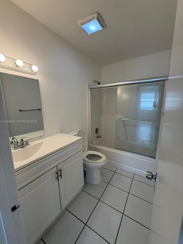 16413 Grape Way, Delray Beach, FL 33484