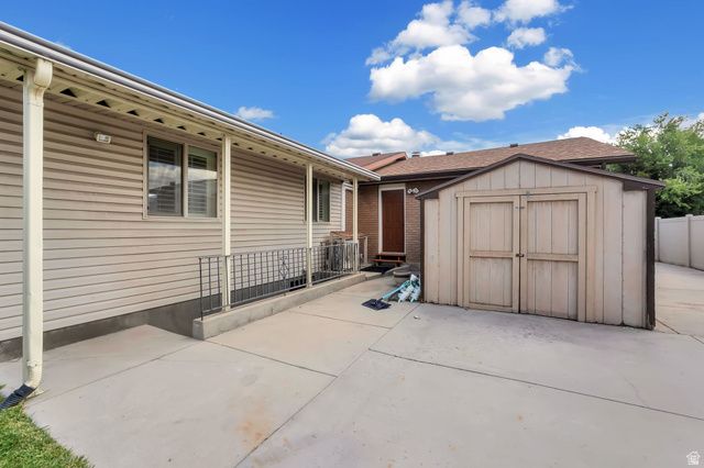 2152 CARRIAGE AVE, Riverton, UT 84065