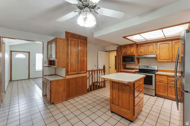 2152 CARRIAGE AVE, Riverton, UT 84065