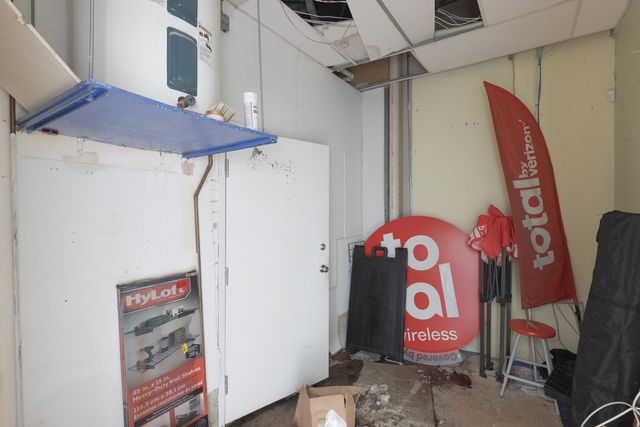 924 N Green Bay Road, Waukegan, IL 60085