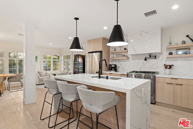 5758 Tobias Avenue, Sherman Oaks, CA 91411