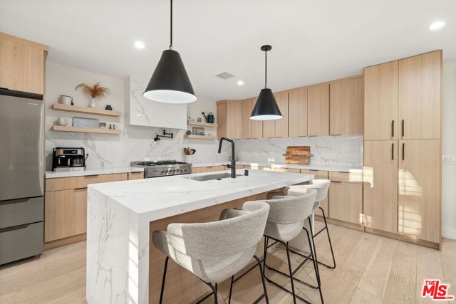 5758 Tobias Avenue, Sherman Oaks, CA 91411