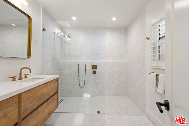 5758 Tobias Avenue, Sherman Oaks, CA 91411