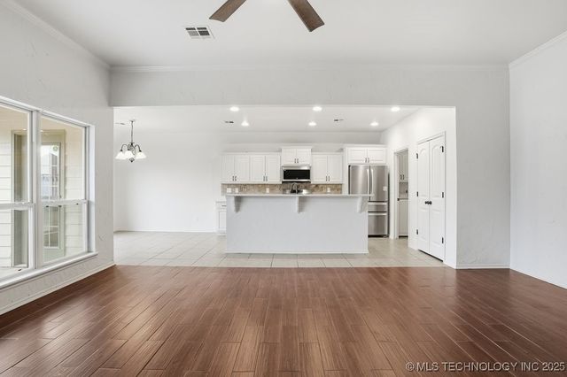 1264 E 145th Place, Glenpool, OK 74033