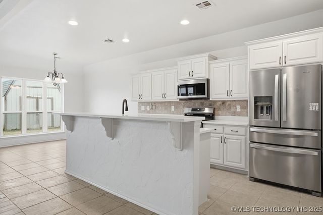 1264 E 145th Place, Glenpool, OK 74033