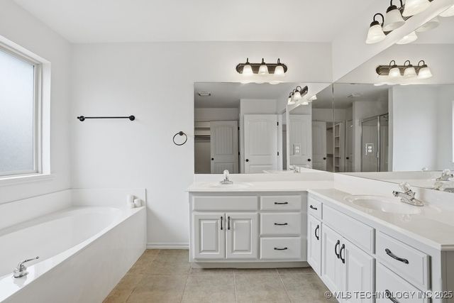 1264 E 145th Place, Glenpool, OK 74033