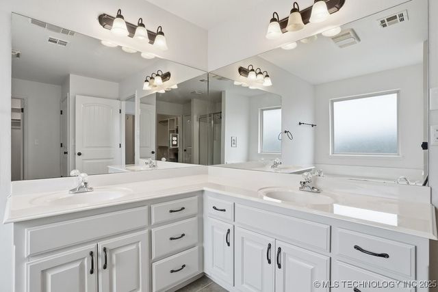 1264 E 145th Place, Glenpool, OK 74033