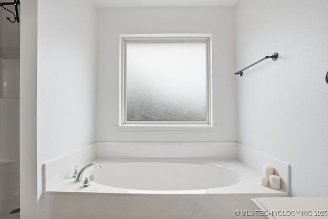 1264 E 145th Place, Glenpool, OK 74033