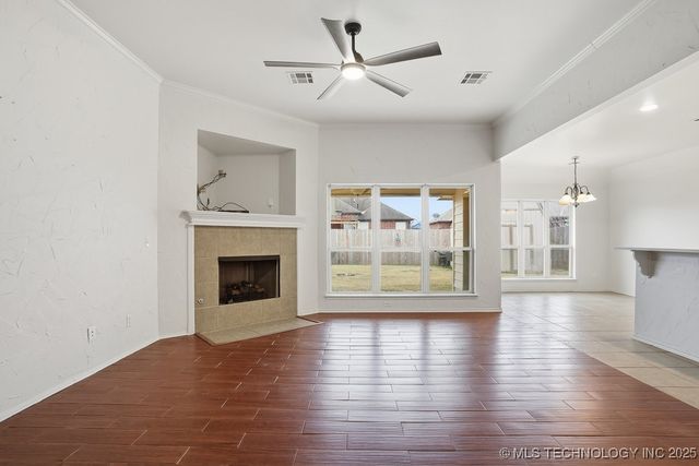 1264 E 145th Place, Glenpool, OK 74033