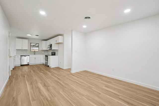 5905 Walraven Circle, Fort Worth, TX 76133