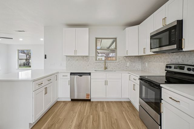 5905 Walraven Circle, Fort Worth, TX 76133