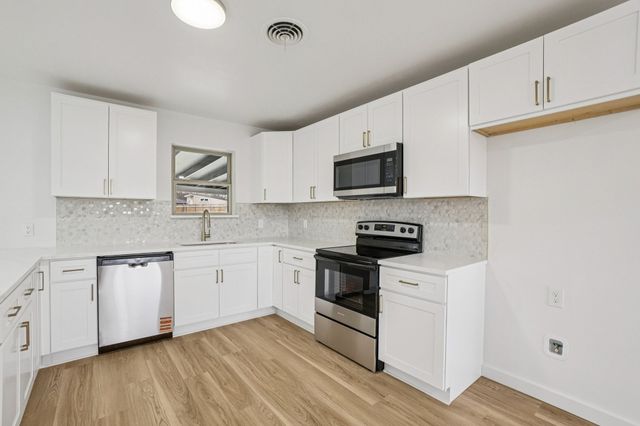 5905 Walraven Circle, Fort Worth, TX 76133