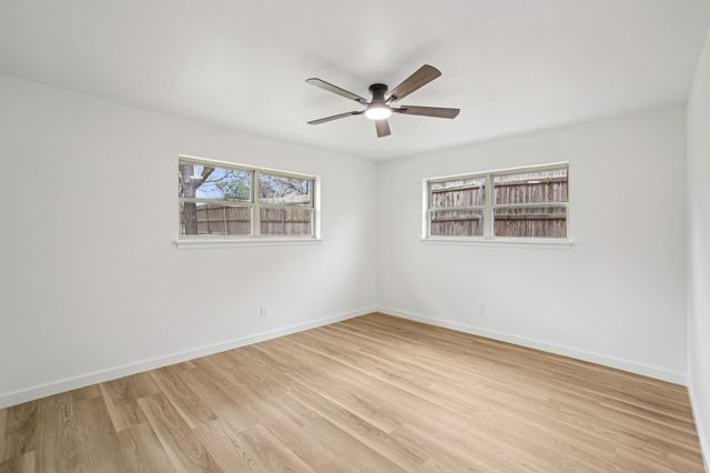 5905 Walraven Circle, Fort Worth, TX 76133