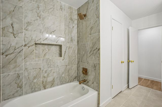 5905 Walraven Circle, Fort Worth, TX 76133