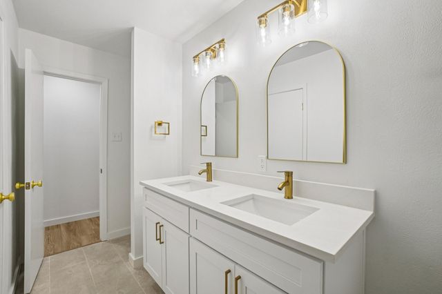 5905 Walraven Circle, Fort Worth, TX 76133