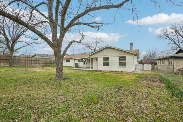 5905 Walraven Circle, Fort Worth, TX 76133