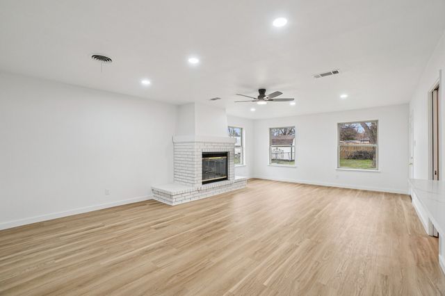 5905 Walraven Circle, Fort Worth, TX 76133