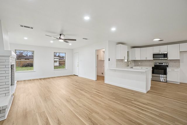 5905 Walraven Circle, Fort Worth, TX 76133