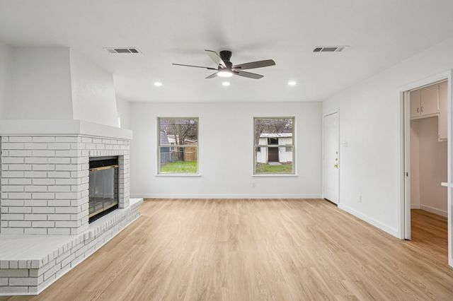 5905 Walraven Circle, Fort Worth, TX 76133