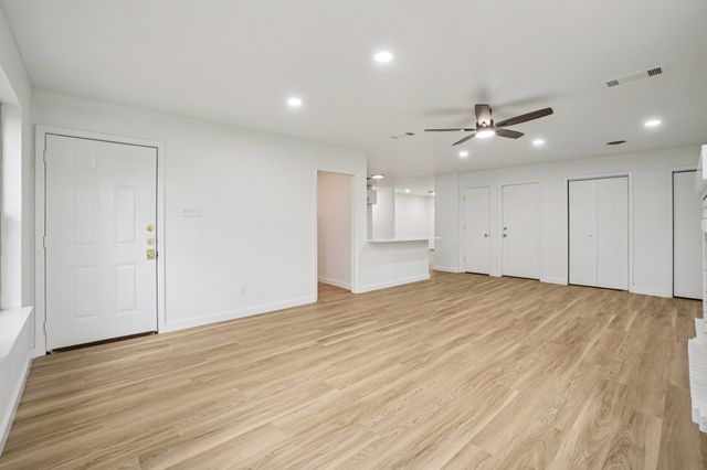 5905 Walraven Circle, Fort Worth, TX 76133