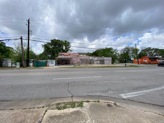 204 S 75th Street, Houston, TX 77011