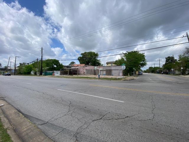 204 S 75th Street, Houston, TX 77011